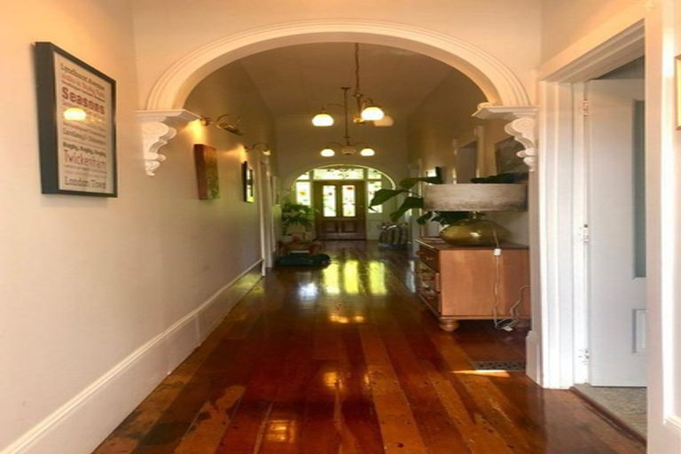 Photo of property in 19 Huapai Street, Onehunga, Auckland, 1061
