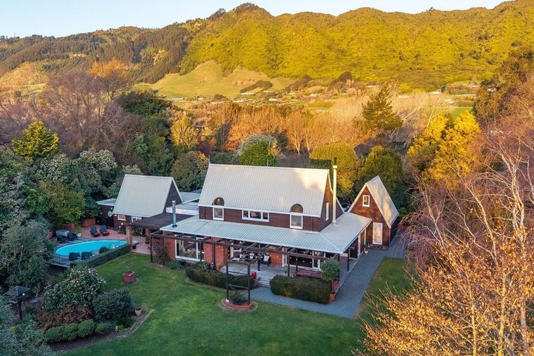 Photo of property in 48 Greenhill Road, Waikanae, 5391