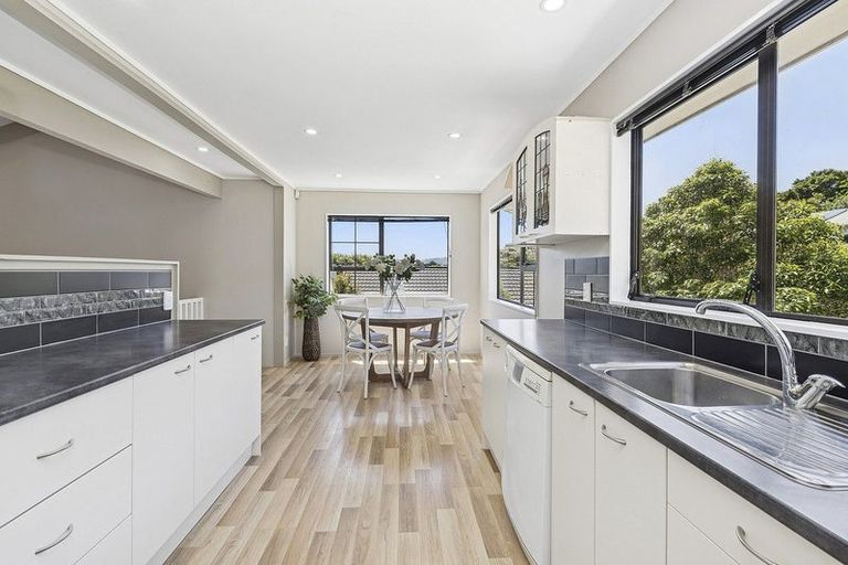 Photo of property in 45 Albatross Close, Whitby, Porirua, 5024