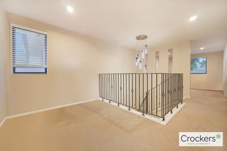Photo of property in 2 Conti Drive, Flat Bush, Auckland, 2019