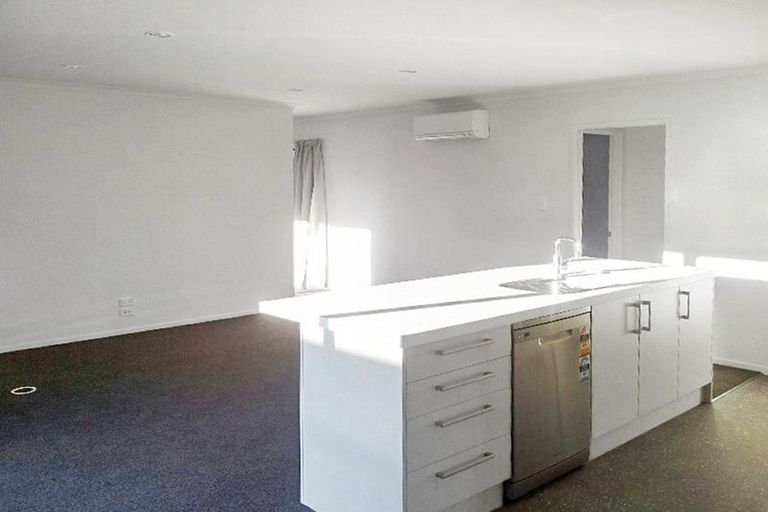Photo of property in 8 Loeb Place, Rolleston, 7614