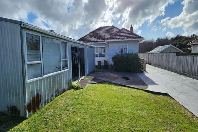 Photo of property in 33 Upjohn Street, Brooklands, New Plymouth, 4310
