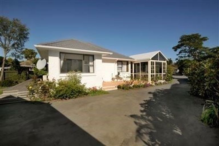 Photo of property in 18 Delph Street, Avonhead, Christchurch, 8042