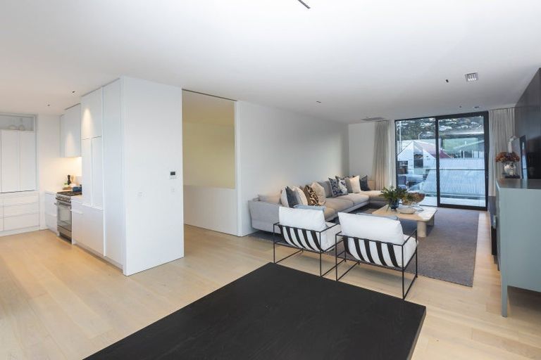 Photo of property in 8a Beachville Road, Redcliffs, Christchurch, 8081