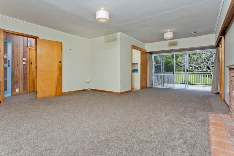 Photo of property in 8 Radiata Lane, Chatswood, Auckland, 0626