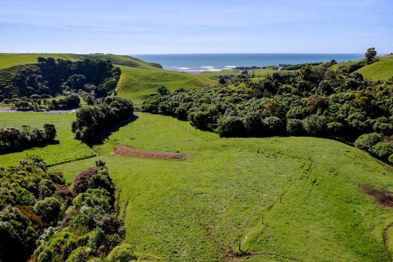 Photo of property in Tapuae, 1 Washer Road, Omata, New Plymouth, 4374