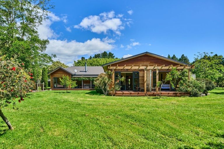 Photo of property in 96 Arcus Road, Te Horo, Otaki, 5582