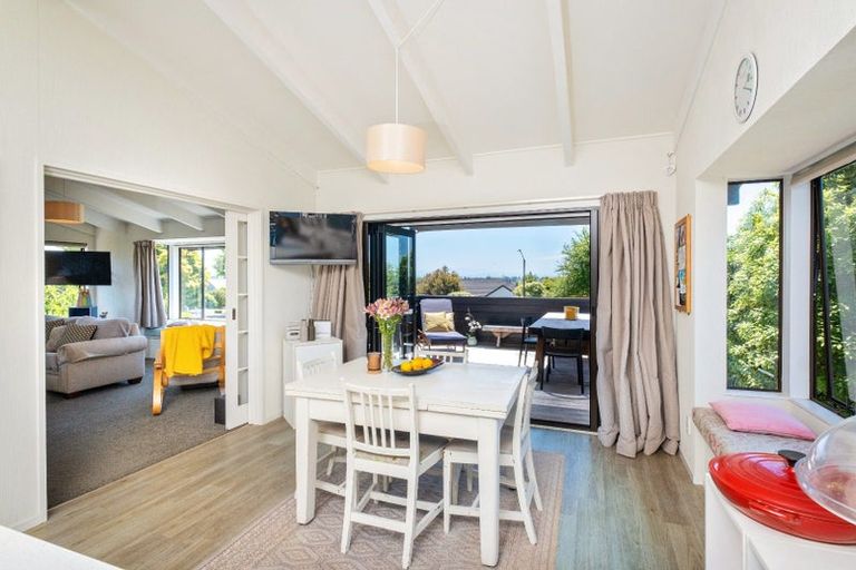 Photo of property in 53 Iona Road, Havelock North, 4130