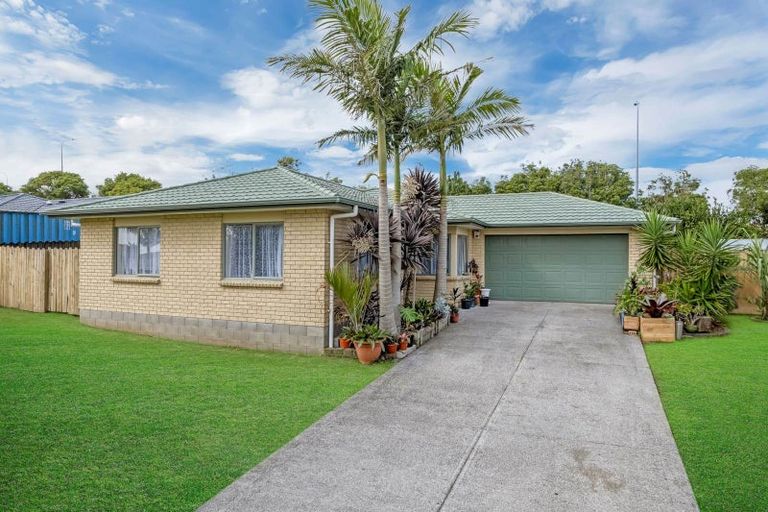 Photo of property in 9 Hawkley Close, Flat Bush, Auckland, 2019