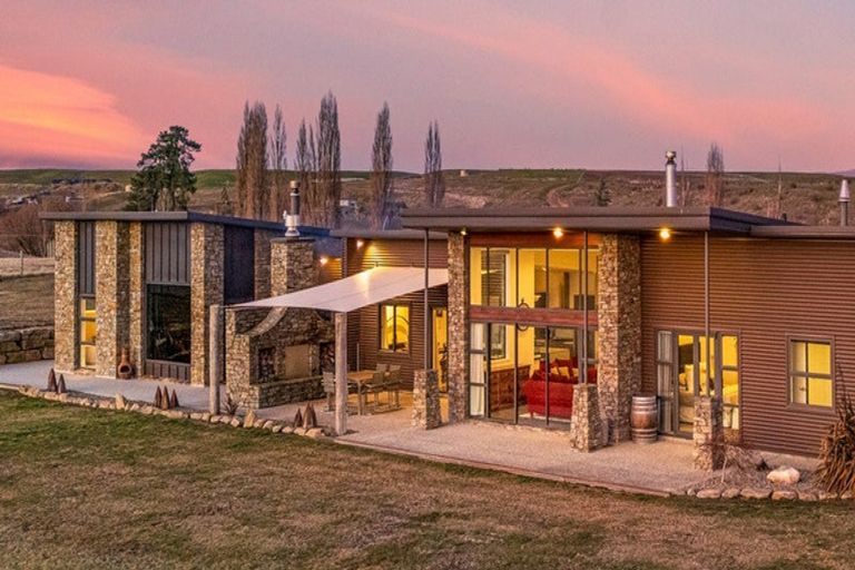 Photo of property in 309 Golden Road, Springvale, Alexandra, 9393