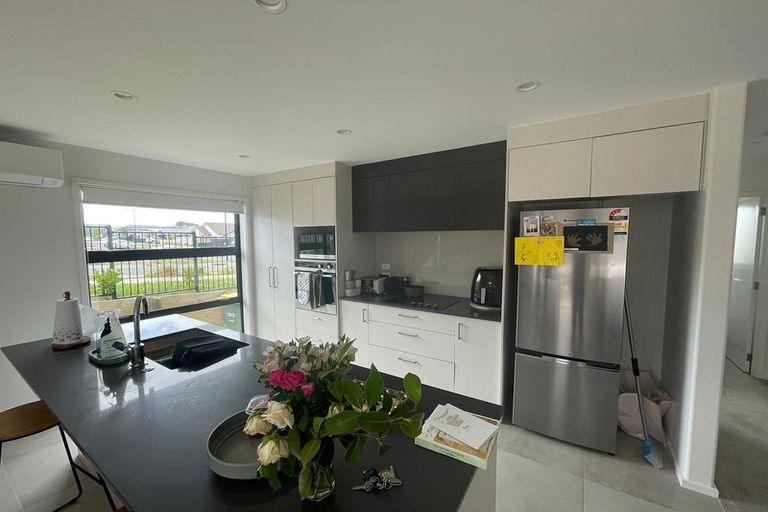 Photo of property in 31 Siren Street, Wainui, 0932