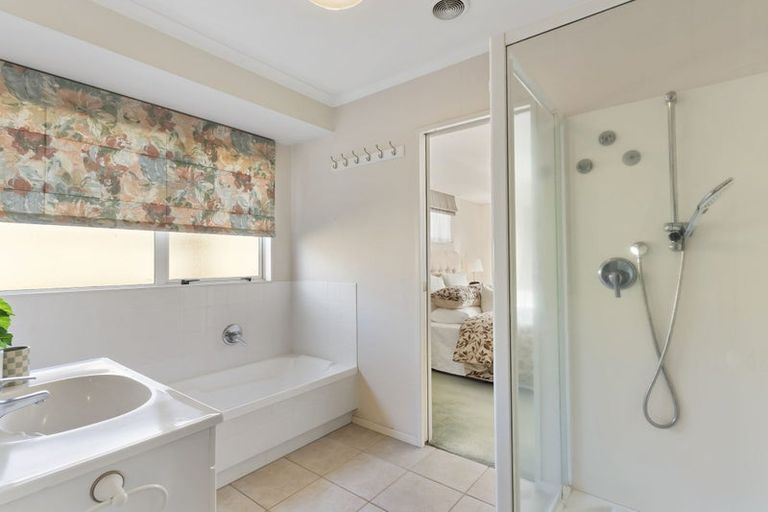 Photo of property in 13 Montilla Place, Manurewa, Auckland, 2102