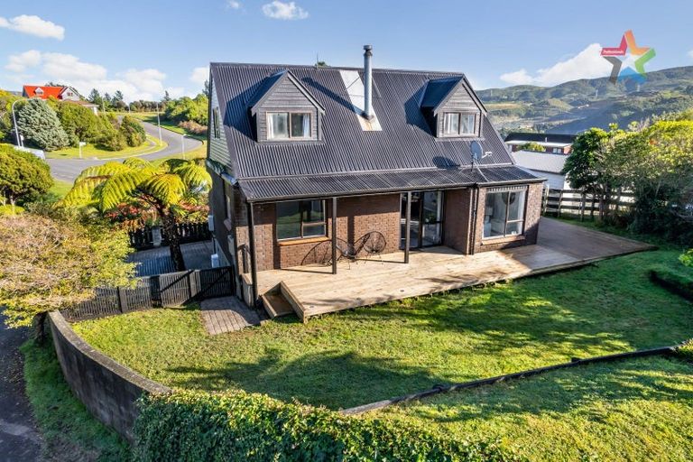 Photo of property in 191 Holborn Drive, Stokes Valley, Lower Hutt, 5019