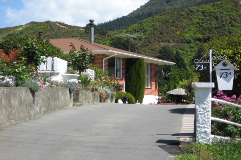 Photo of property in 73a Kent Street, Picton, 7220