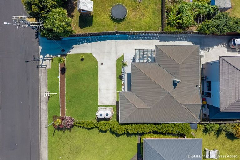 Photo of property in 35 Tampin Road, Hillpark, Auckland, 2102
