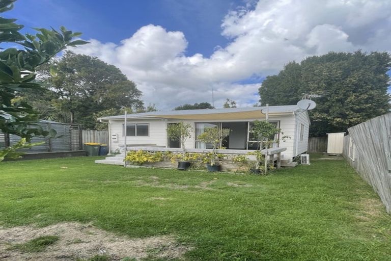 Photo of property in 1/11 Ranui Station Road, Ranui, Auckland, 0612