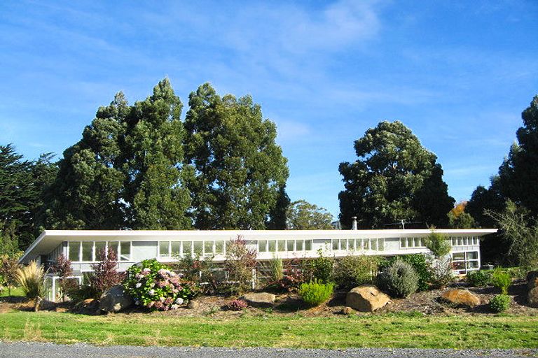 Photo of property in 2 Caleb Place, Helensburgh, Dunedin, 9010