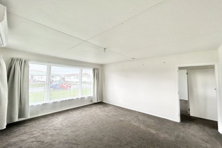 Photo of property in 16 Shamrock Street, Levin, 5510