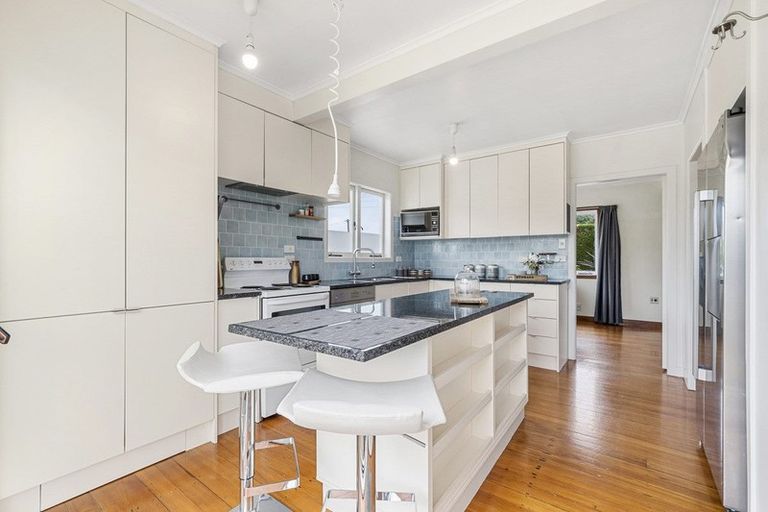 Photo of property in 1/113 Clevedon Road, Papakura, 2110