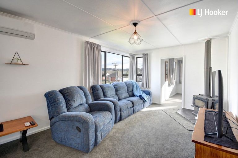 Photo of property in 21 Burgess Street, Green Island, Dunedin, 9018