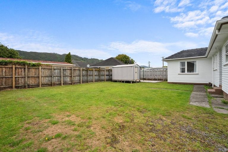 Photo of property in 42 Donnelley Drive, Wainuiomata, Lower Hutt, 5014