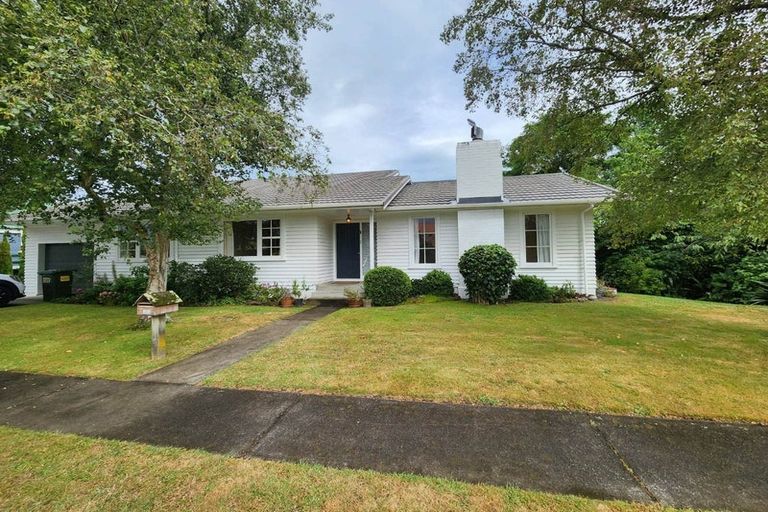 Photo of property in 2 Chittick Place, Saint Johns Hill, Whanganui, 4501