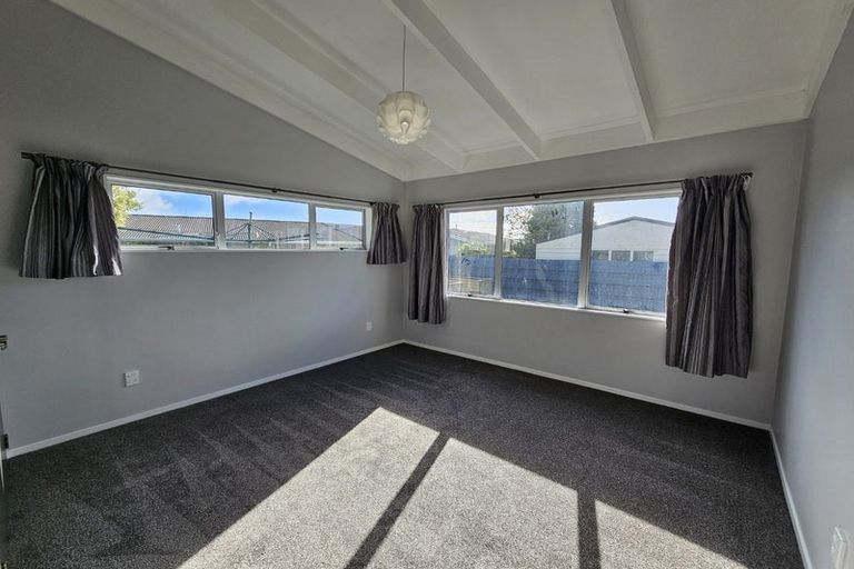 Photo of property in 2/18 Trimble Place, Bell Block, New Plymouth, 4312