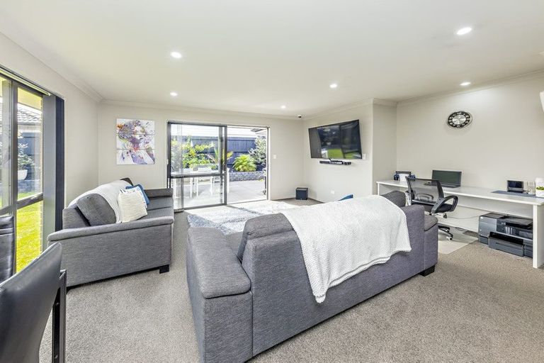 Photo of property in 10 Patu Way, Patumahoe, Pukekohe, 2679