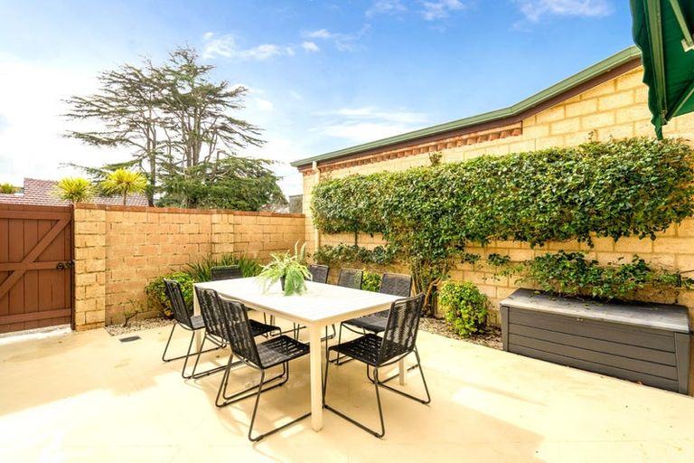 Photo of property in 3/52 Taharoto Road, Takapuna, Auckland, 0622