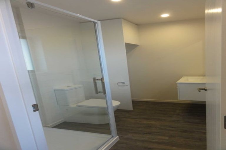 Photo of property in 80d Shakespeare Road, Waltham, Christchurch, 8023