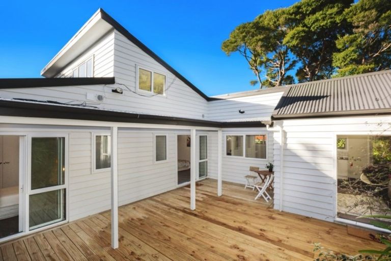 Photo of property in 188 Paremata Road, Paremata, Porirua, 5024