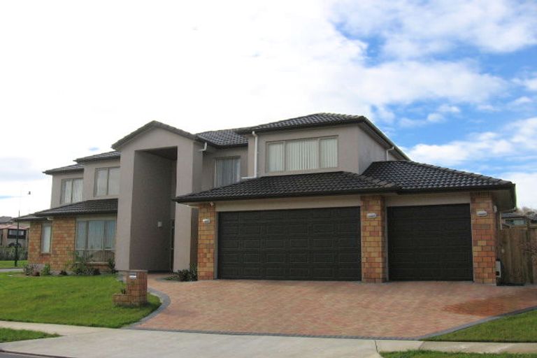 Photo of property in 2 Ainwick Road, Flat Bush, Auckland, 2016