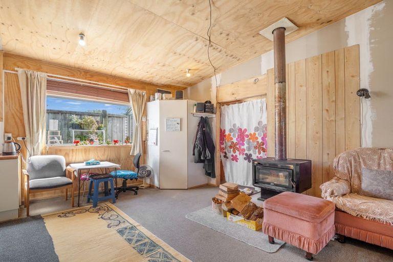 Photo of property in 1 Richardson Street, Woodville, 4920