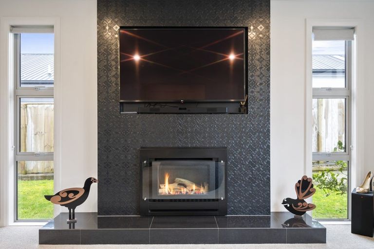 Photo of property in 27 Silicon Way, Fitzherbert, Palmerston North, 4410