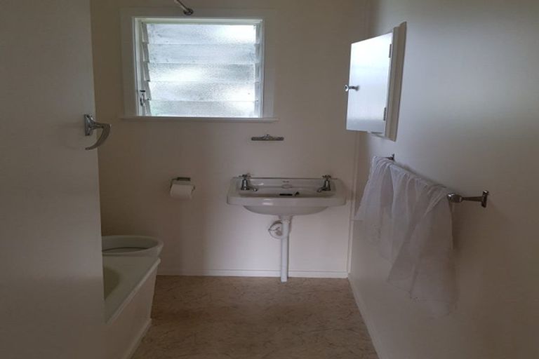 Photo of property in 6 View Road, Papakura, 2110