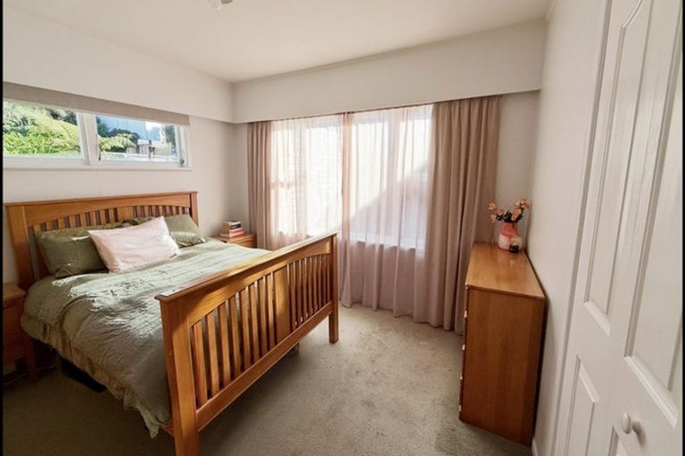 Photo of property in 11a Baroda Street, Khandallah, Wellington, 6035