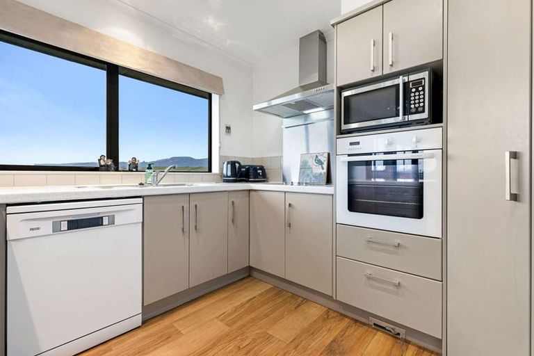 Photo of property in 9 Devoy Drive, Owhata, Rotorua, 3010