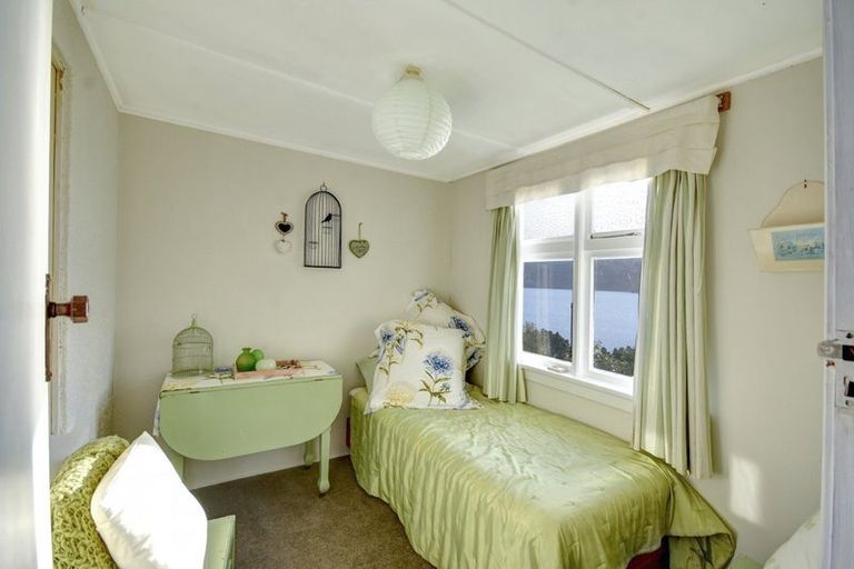 Photo of property in 35 Oxley Crescent, Broad Bay, Dunedin, 9014