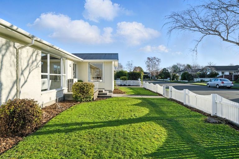 Photo of property in 1 Glenavon Place, Ilam, Christchurch, 8041