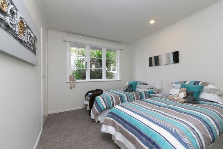 Photo of property in 15 Westall Road, New Lynn, Auckland, 0600