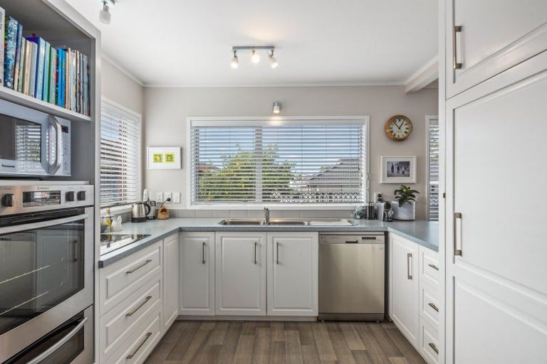 Photo of property in 2/6 Manuka Street, Orewa, 0931