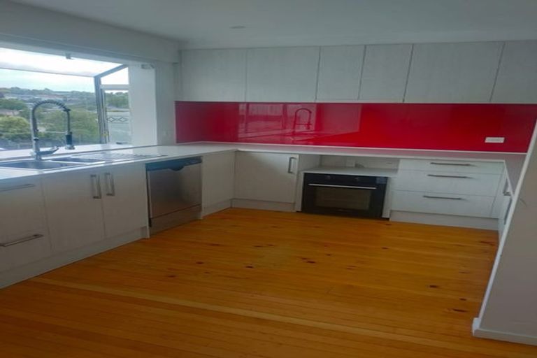 Photo of property in 165 Don Buck Road, Massey, Auckland, 0614