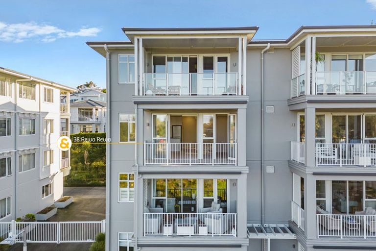 Photo of property in 38 Rewa Rewa Lane, Orewa, 0931