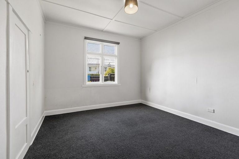 Photo of property in 2 Chilman Street, Strandon, New Plymouth, 4312