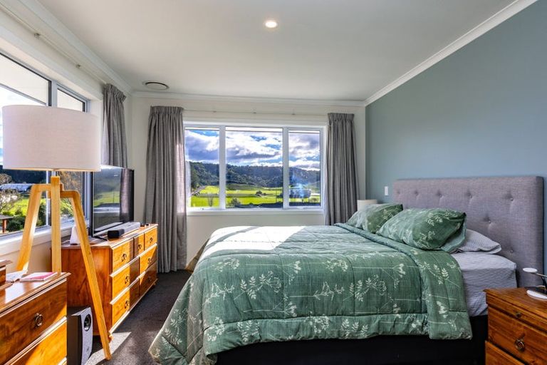 Photo of property in 4 Pukeko Place, Picton, 7220