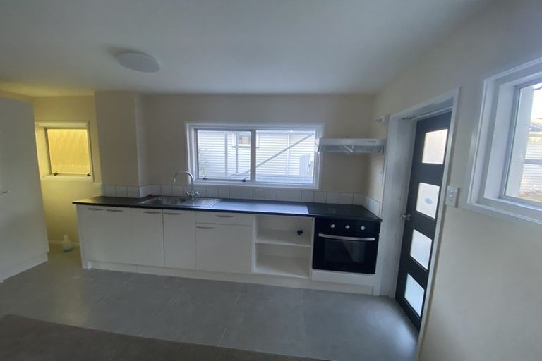 Photo of property in 25 Sheridan Drive, New Lynn, Auckland, 0600