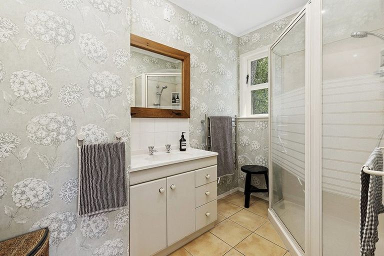 Photo of property in 8 Allington Road, Karori, Wellington, 6012