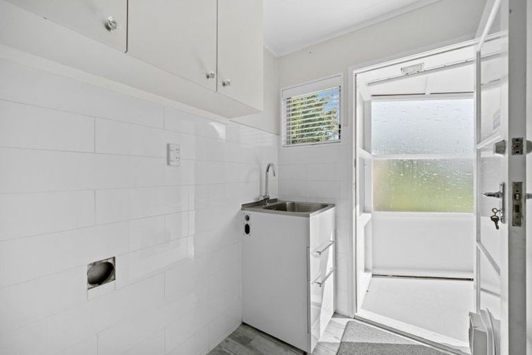 Photo of property in 18 Seaview Road, Ruakaka, 0116