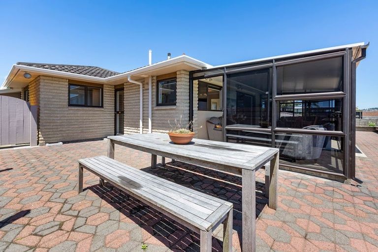Photo of property in 18a Birdwood Avenue, Moturoa, New Plymouth, 4310