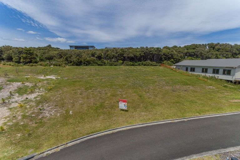 Photo of property in 14 Sunrise Place, Cable Bay, 0420